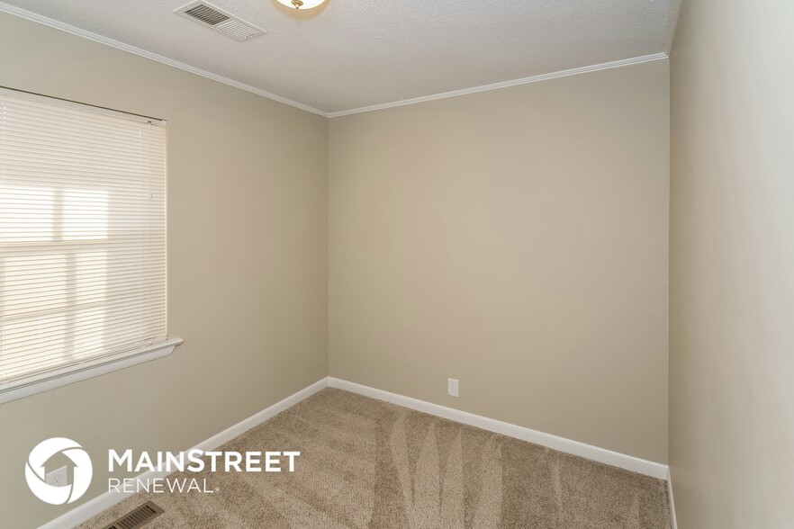 Building Photo - 1032 Sandy Brook Cir