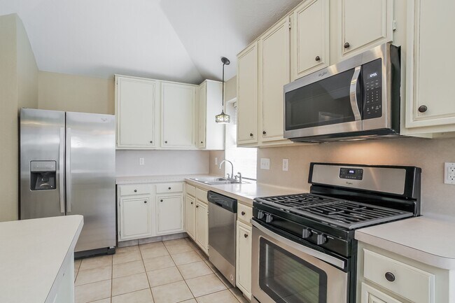 Building Photo - 18703 Singing Woods Dr