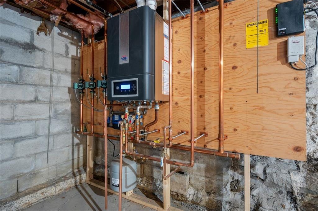 Building Photo - 2 Narragansett Ave