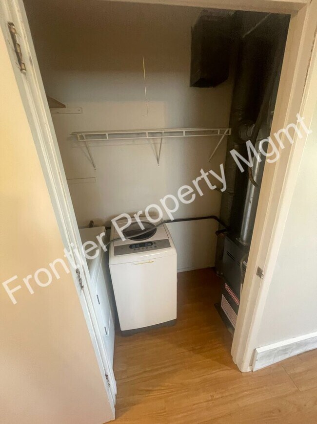 Building Photo - Coming Soon!! Quiet Affton 1bd/1ba Apartment!
