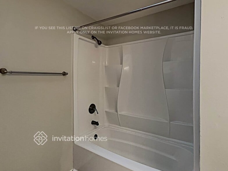 Building Photo - 1825 23rd Ave Ct SE