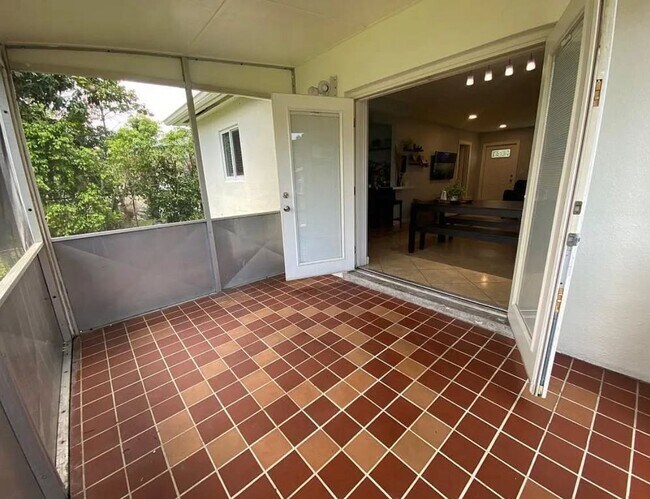 Building Photo - 6500 SW 4th St