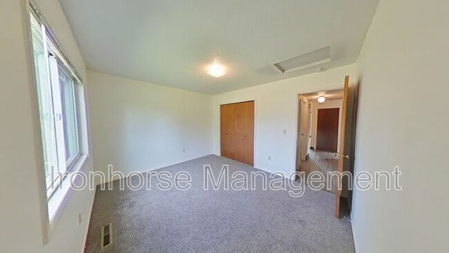 Building Photo - 411 N 16th Ave