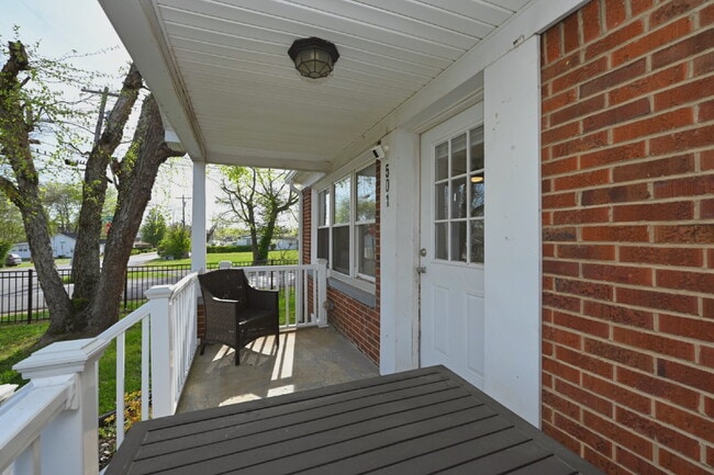 Building Photo - Updated 2BR/2BA Home | Rare Second Bath, Efficient Layout