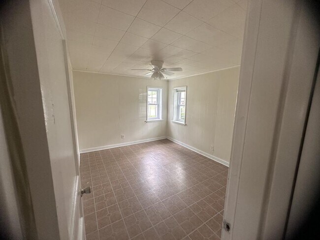 Building Photo - 2237 B St NE