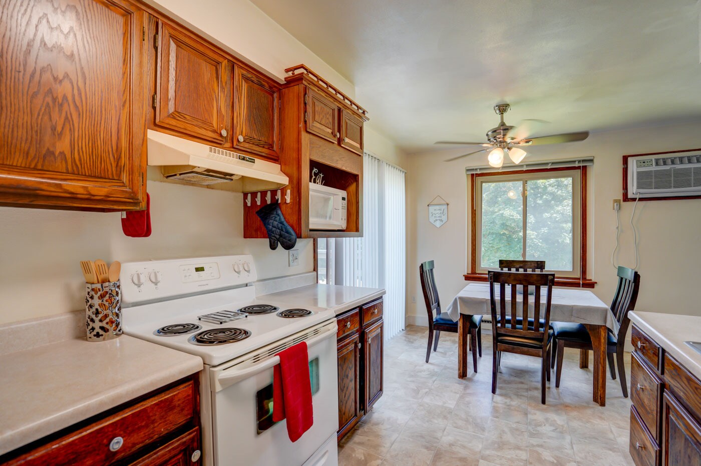Photos are of mirror unit in the same building. Exact finishes may be different. - 42 Park Heights Court
