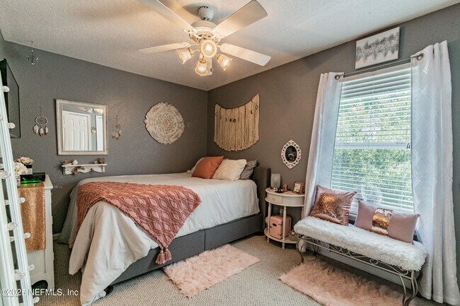 Building Photo - 1841 Lago Del Sur Drive