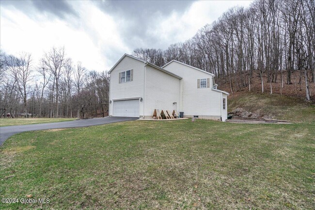 Building Photo - 40 Vischer Ferry Rd