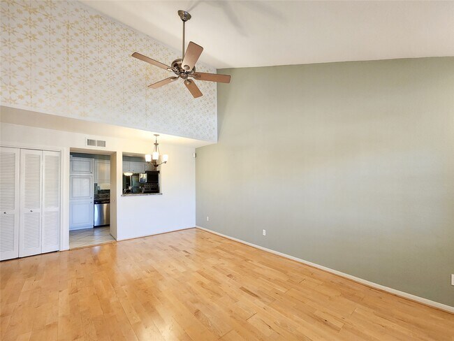 Building Photo - 1860 White Oak Dr