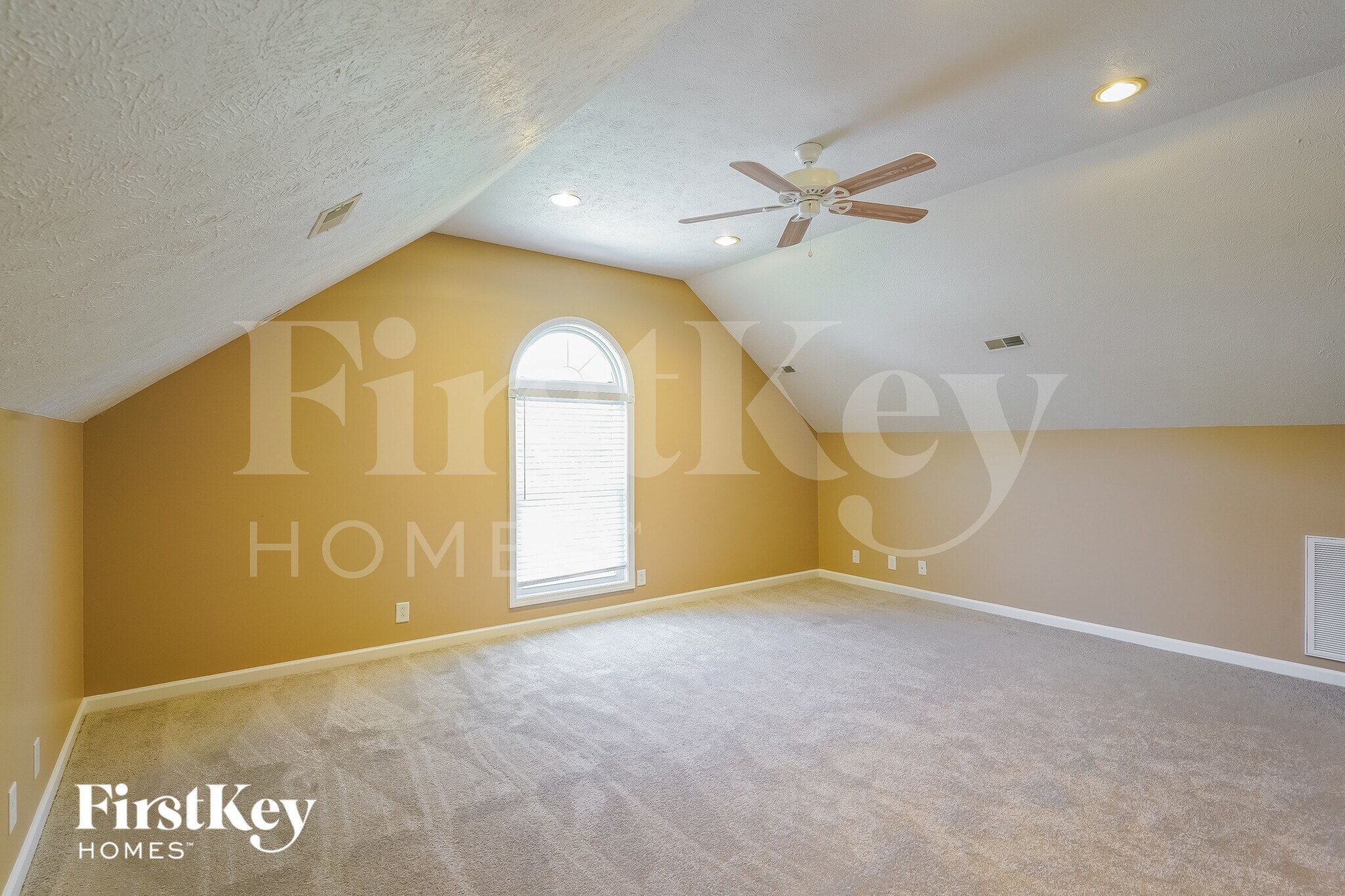 Building Photo - 115 Gallant Ct