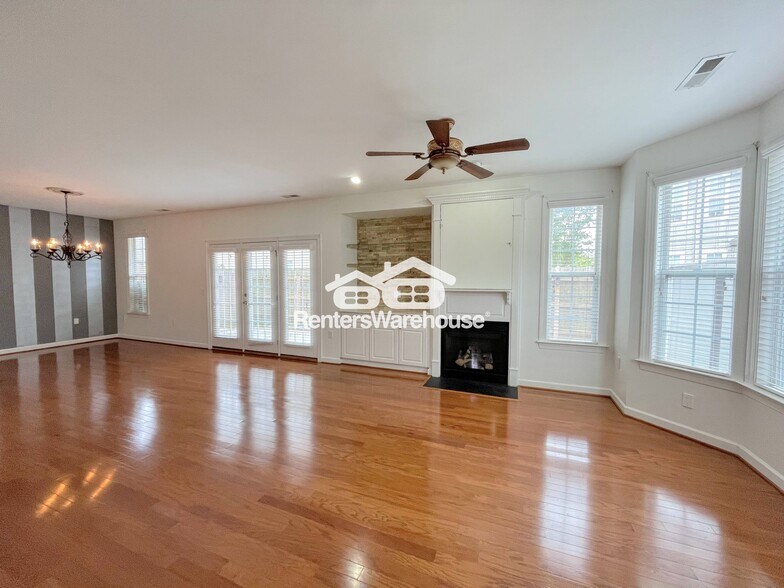 Building Photo - 3932 Cromwell Park Dr