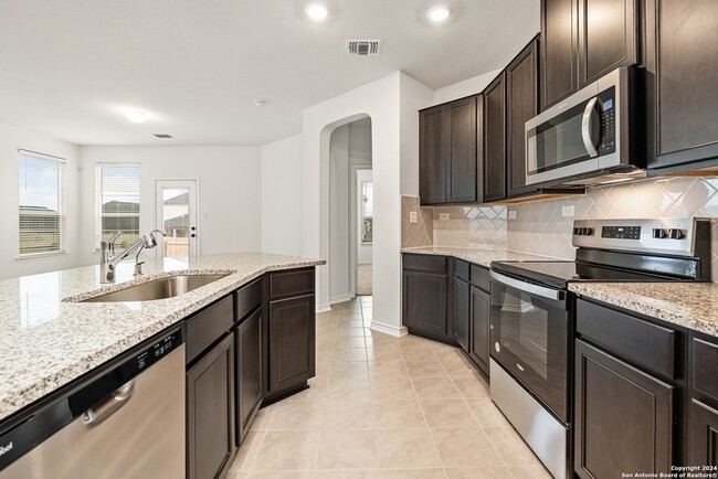 Building Photo - 246 W Flowing River Dr