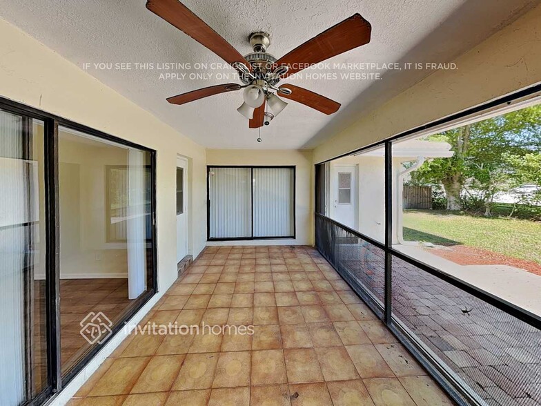 Building Photo - 10941 NW 7th St