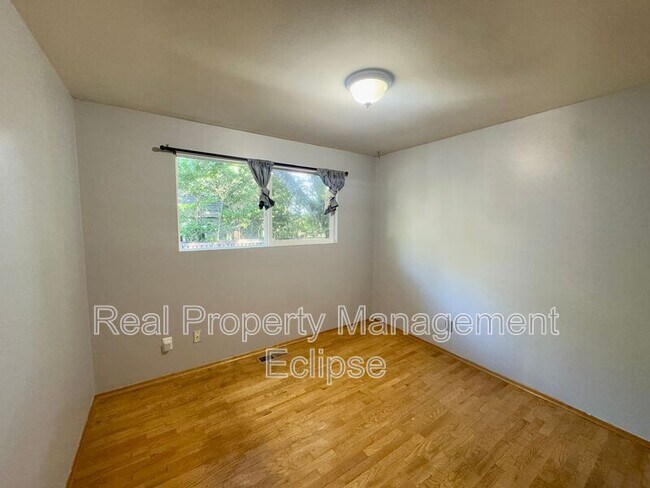 Building Photo - 14722 84th Ave NE