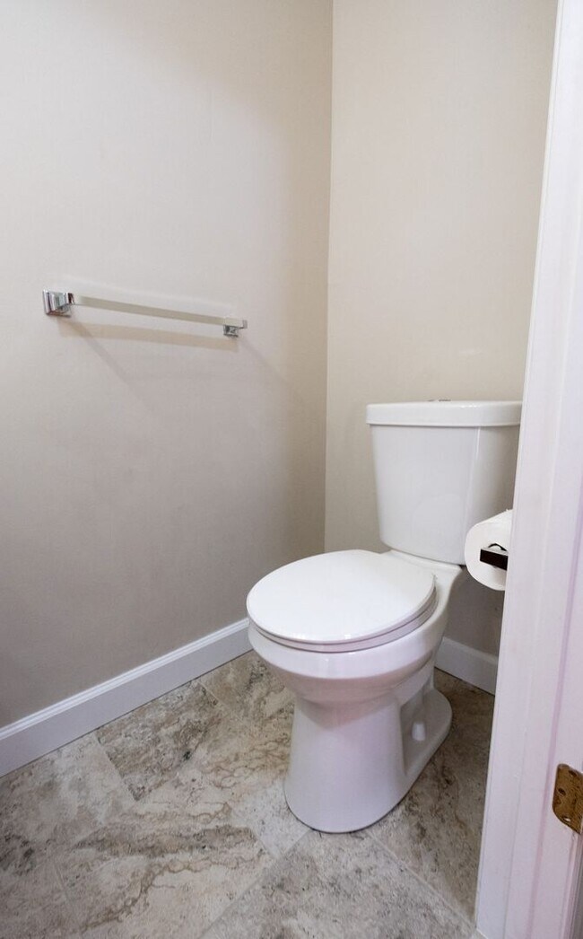 Building Photo - 2BR/2.5BA Townhome – Sweetwater Plantation (West Side)