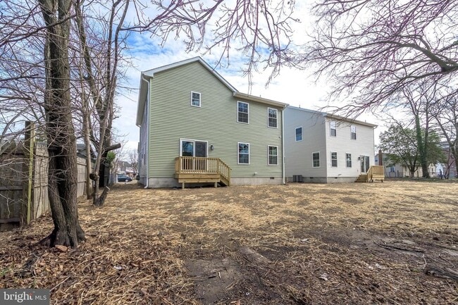 Building Photo - 820 Archer St