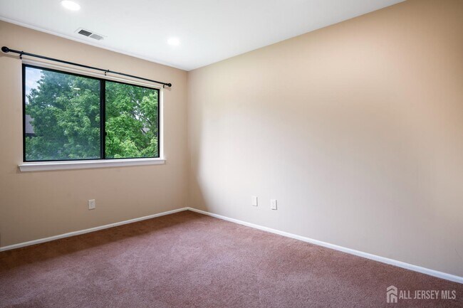 Building Photo - 4410 Birchwood Ct