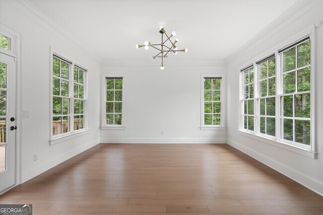 Building Photo - 2045 Kent Ct