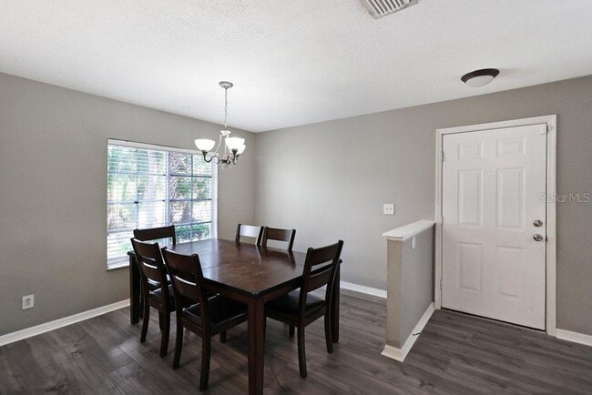 Building Photo - 7127 Waterside Dr