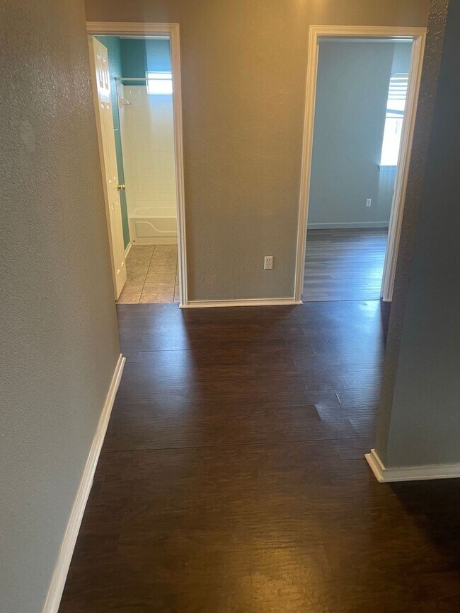 Building Photo - 4 bedroom 2 bathroom house! HOUSING ACCEPTED!