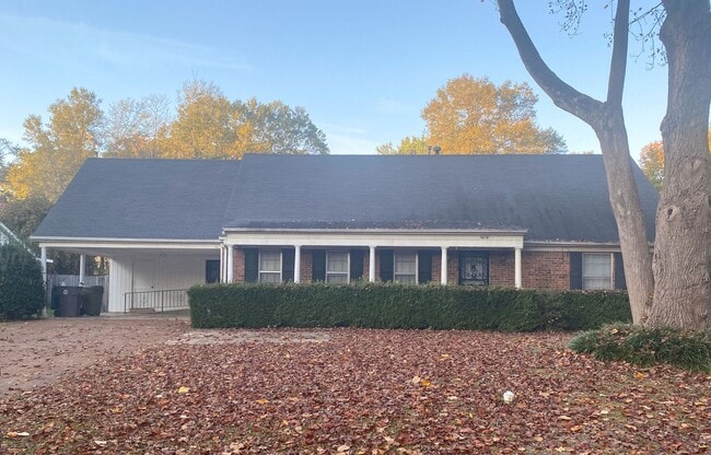 Primary Photo - 5 bed, 2 bath home in East Memphis near Qu...