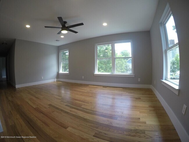 Building Photo - 517 Asbury Ave