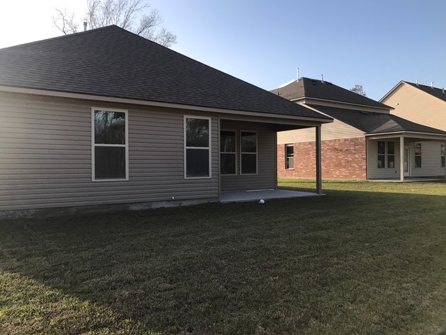 Building Photo - 15568 Madris Ln