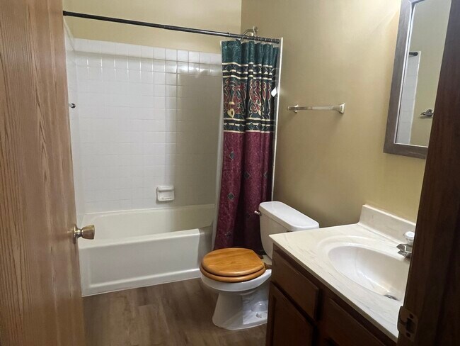 Building Photo - 965 Amberwood Pl