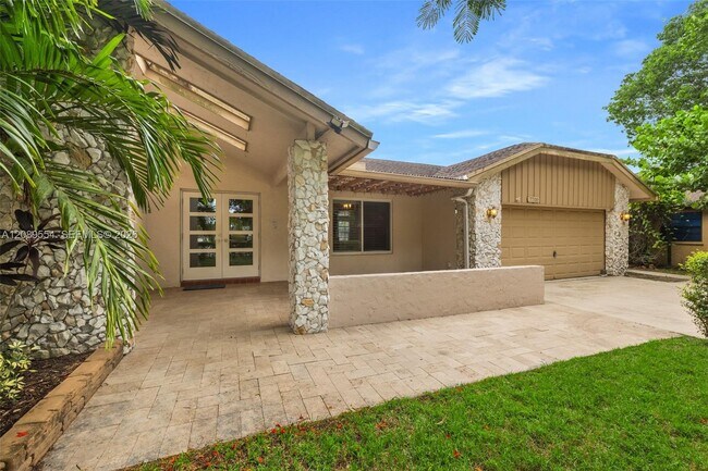 Building Photo - 7700 NW 11th Pl