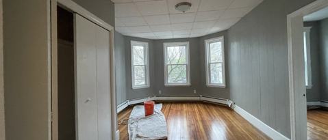 Building Photo - 122 Thornton St
