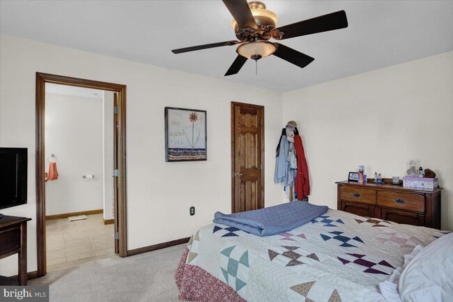 Building Photo - 2209 Shartlesville Rd
