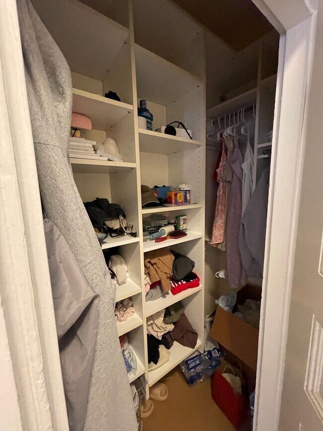 Building Photo - 1bed in Back Bay No broker fee!