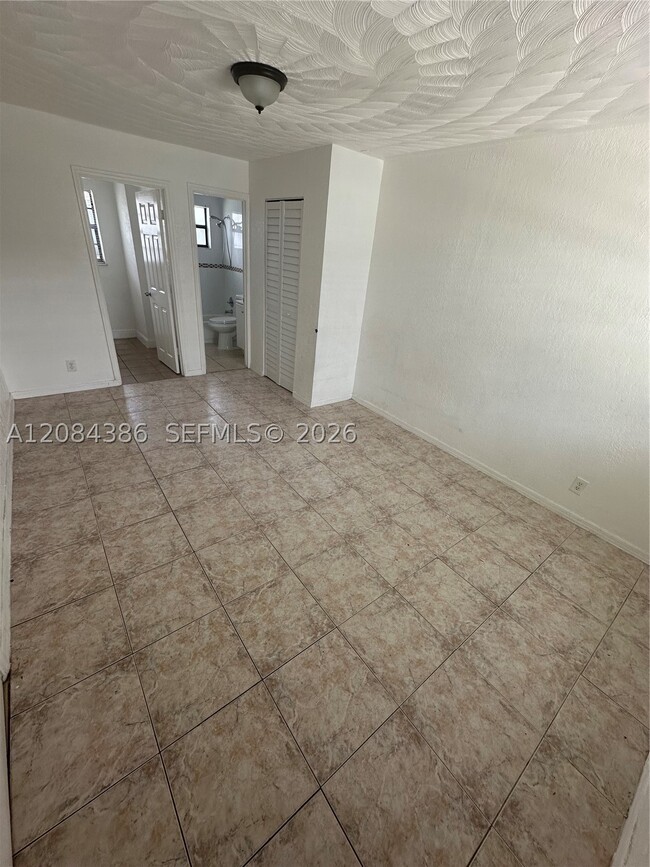 Building Photo - 4120 SW 19th St