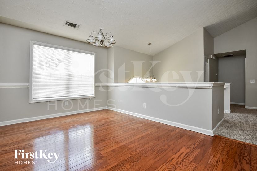 Building Photo - 205 Trelawney Ln