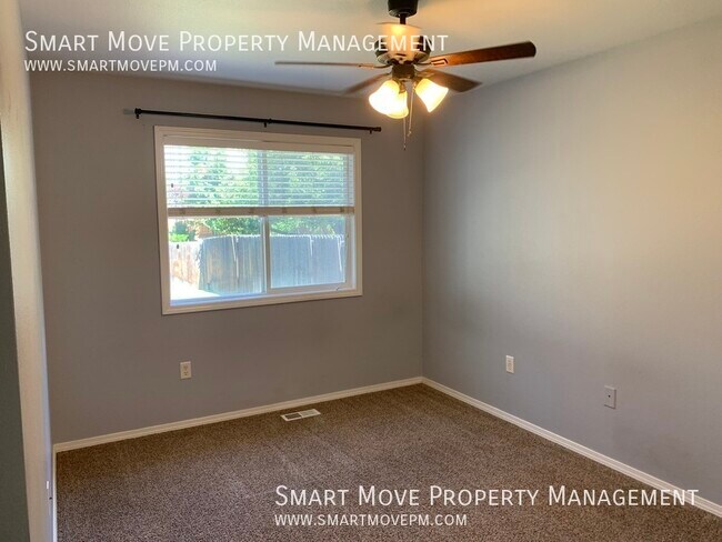 Building Photo - 4260 E Arborvitae Dr