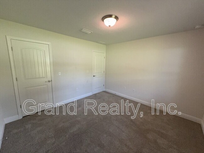 Building Photo - 5004 Hamilton Crossing Blvd