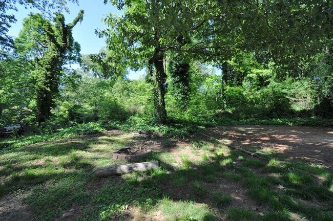 Building Photo - 3BR Near East Atlanta Village