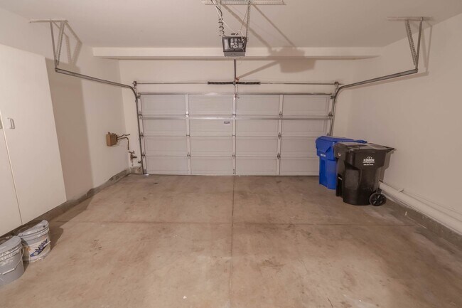 Building Photo - COMING SOON! The Palisades -  3 Bedroom Townhome for Rent in Stevenson Ranch!