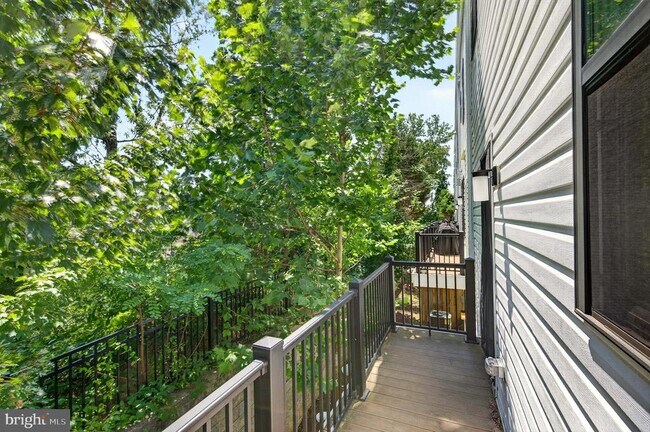 Building Photo - 1013 S Taylor Ct