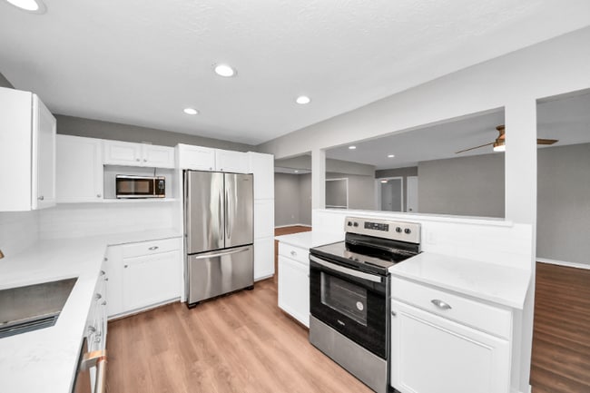 Building Photo - 25603 Pine Acres Cir