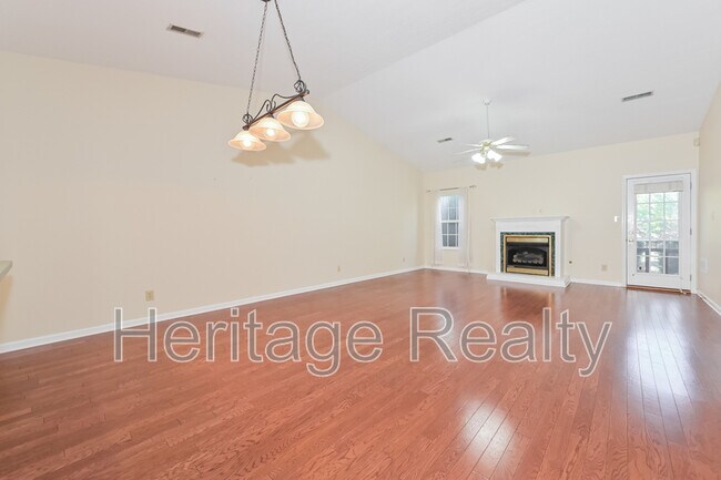 Building Photo - 2419 Glen Meadow Rd