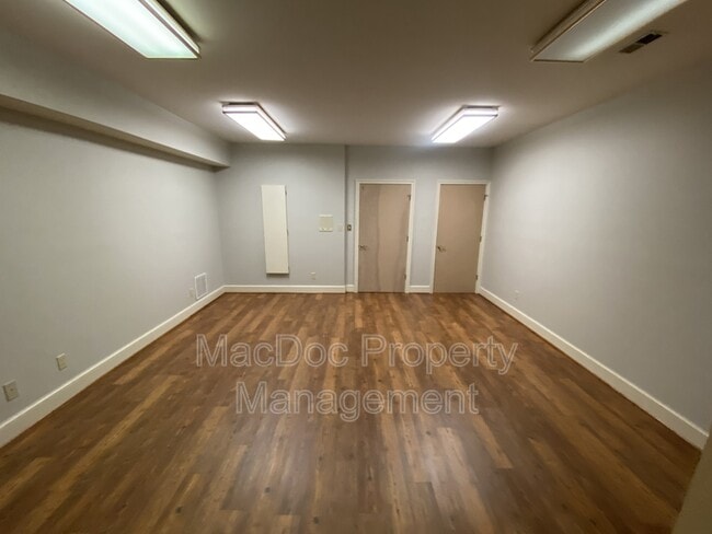 Building Photo - 11225 N Club Dr