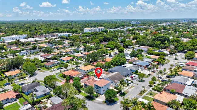 Building Photo - 500 SW 51st Ct