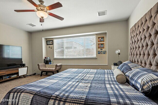 Building Photo - 14812 Hunters Grove Ave