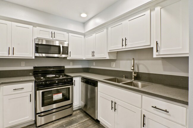 Building Photo - 5258 Oakland St