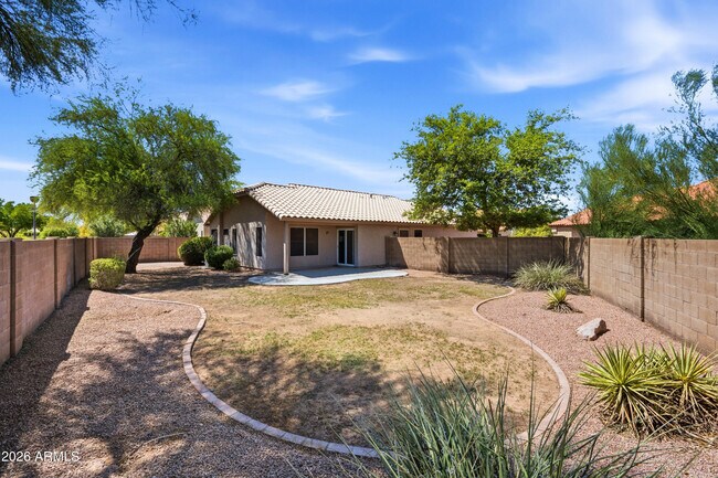 Building Photo - 1025 W Jeanine Dr