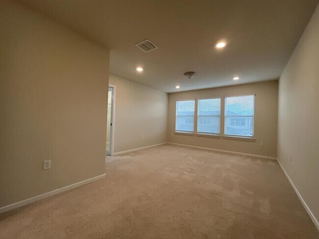 Building Photo - 14261 Sapelo Beach Dr