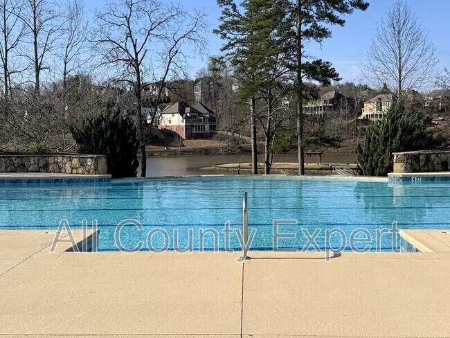 Building Photo - 6651 Rivergreen Rd