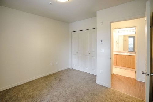 Building Photo - John Court - 2 bedrooms