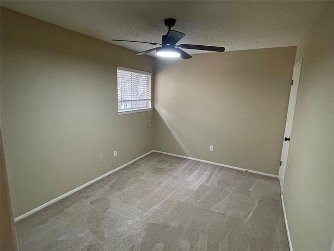 Building Photo - 3601 Leafield Dr